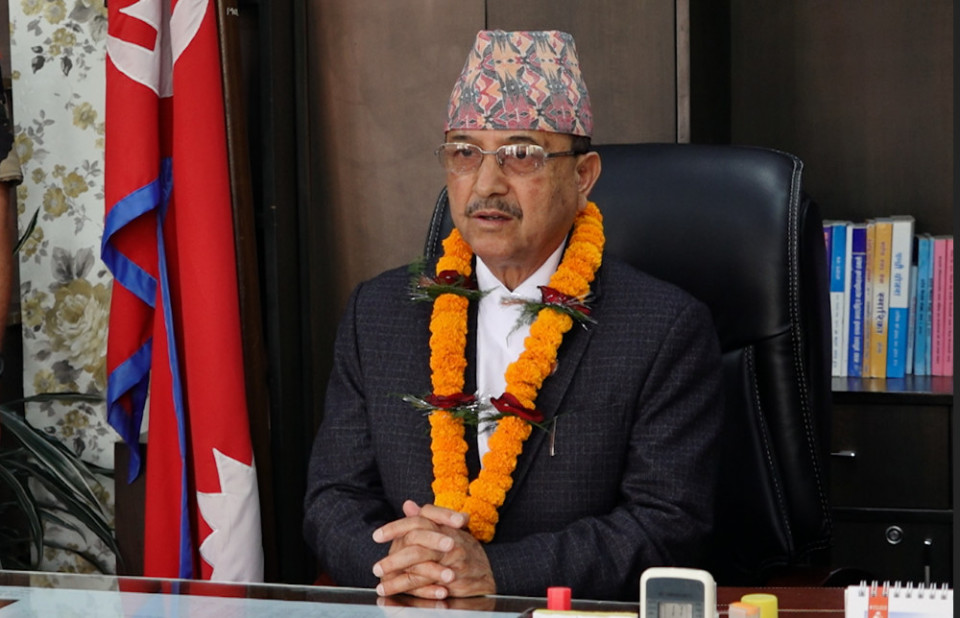 ओली-लेखक पक्राउ प्रकरणमा कांग्रेसभित्रै विभाजन, पूर्णबहादुरको छुट्टै विज्ञप्ति