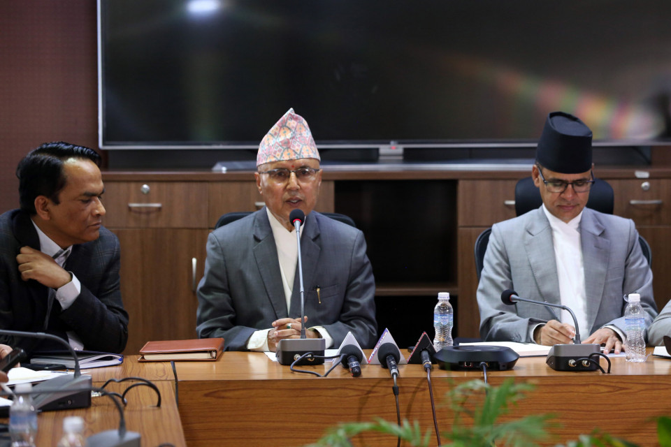 स्वार्थको रोटी सेक्नेलाई अर्थमन्त्रीको सन्देश- 'हामी नियामकको काममा हस्तक्षेप गर्दैनौं'