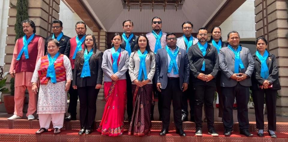 राजीनामा दिएका सांसदलाई रातो पासपोर्ट र परिचयपत्र तुरुन्त बुझाउन रास्वपाको उर्दी