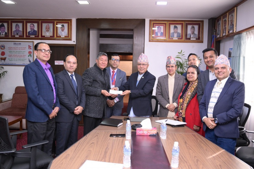 सिद्धार्थ प्रिमियर इन्स्योरेन्सद्वारा पुनःनिर्माण कोषमा १ करोड १ लाख रुपैयाँ सहयोग