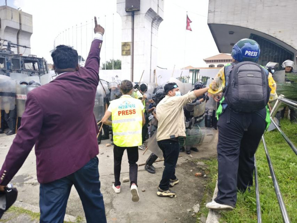 देशैभर फैलियो जेनजीको प्रदर्शन: पोखरा, इटहरी र भरतपुरमा झडप, दमकमा गोली चल्यो