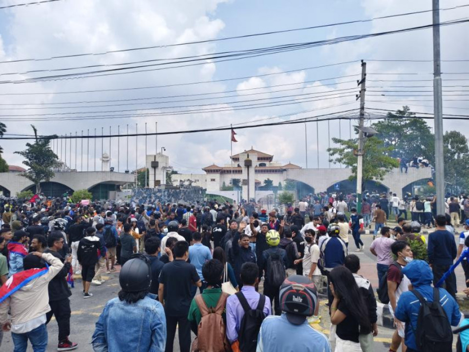 जेनजीको प्रदर्शनमा प्रहरीको गोली लागी एकजनाको मृत्यु, ८० भन्दा बढी घाइते