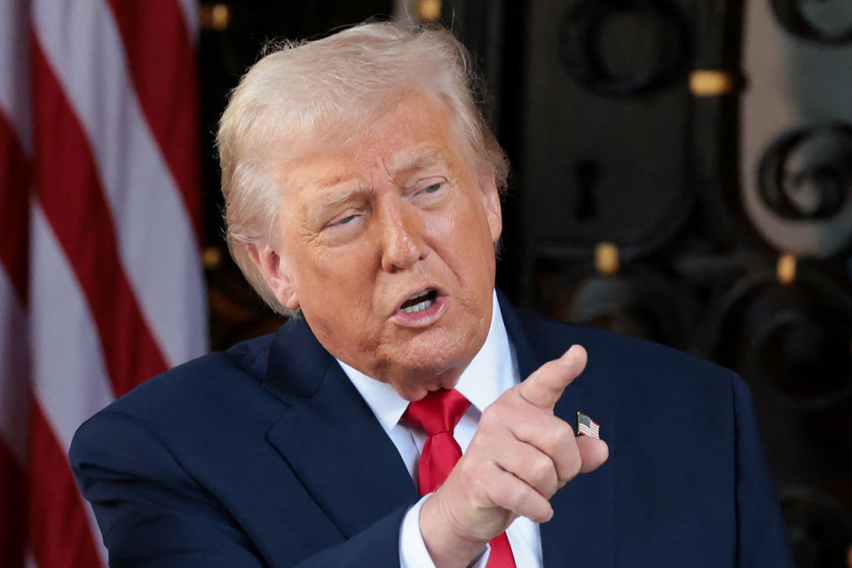 ट्रम्पको ‘ब्याकफुट’ संकेत, इरान युद्ध अब रोकिँदै !