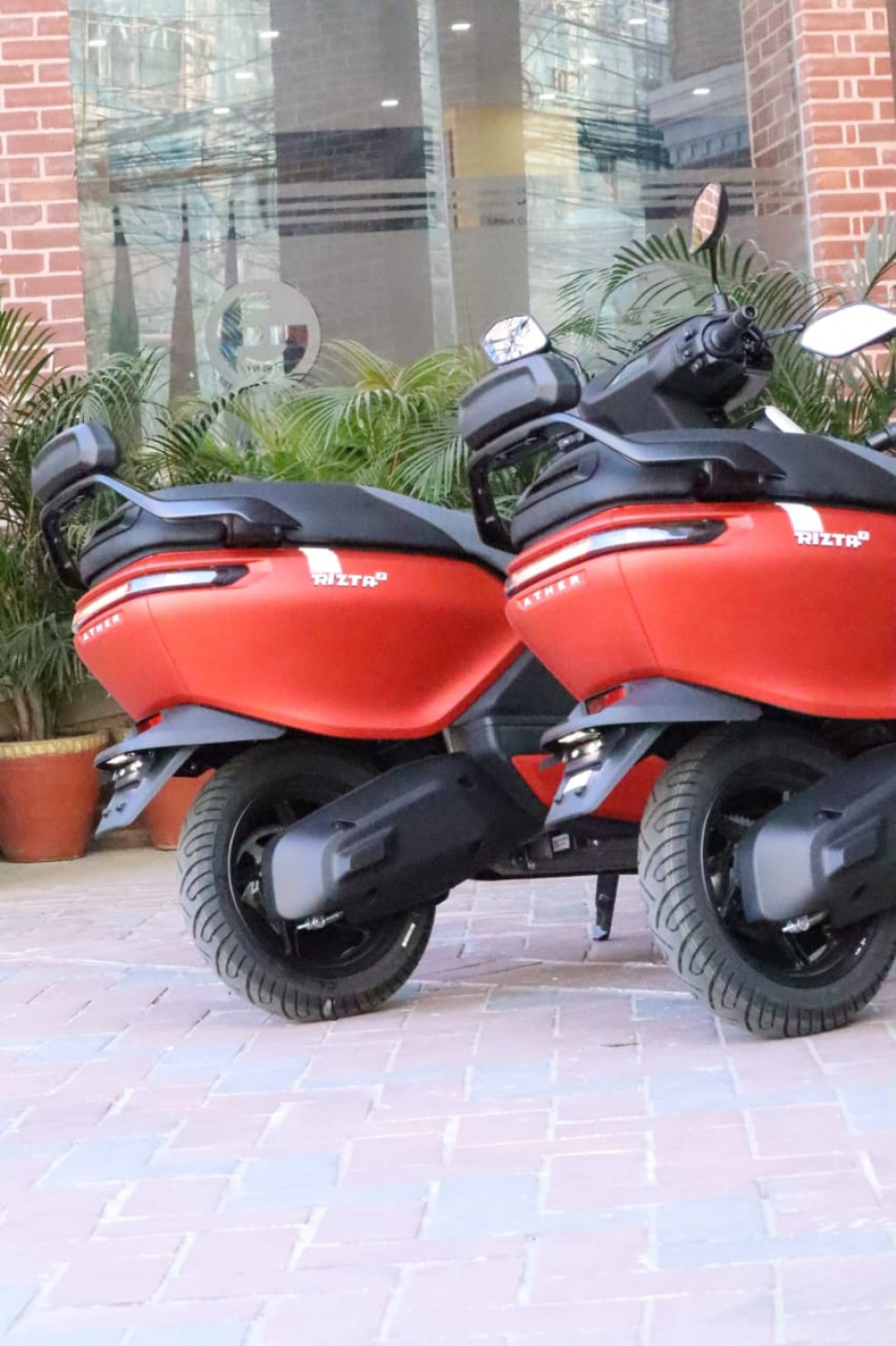 लक्ष्मीपूजाको अवसरमा एथर रिज्टाको नयाँ रंग संस्करण सार्वजनिक, बुकिङ खुल्यो