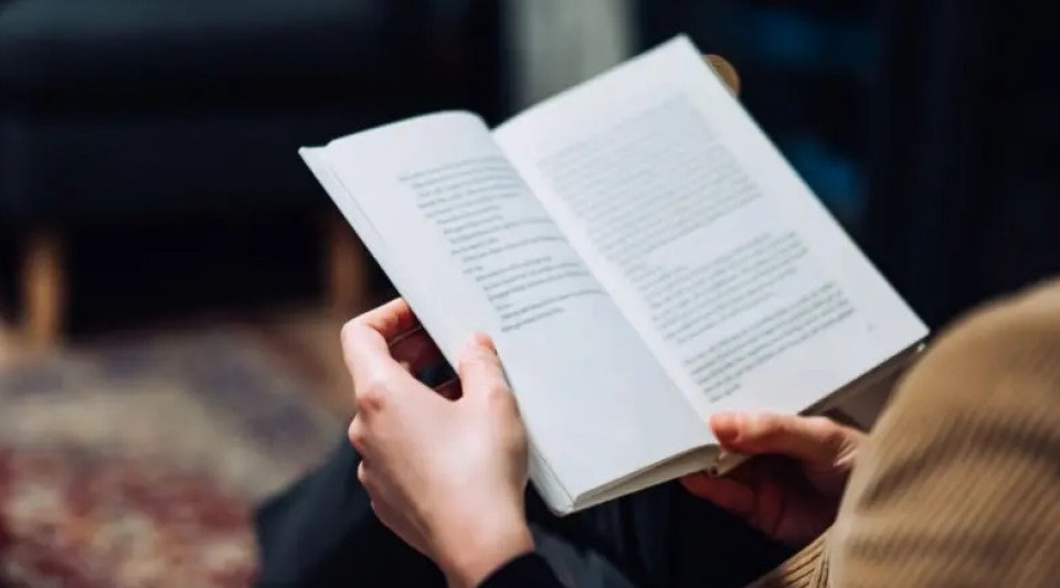 तालिबानले हटायो विश्वविद्यालयबाट महिलाले लेखेका पुस्तक