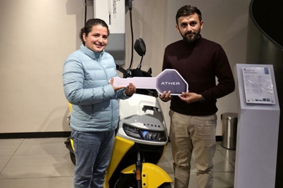 एक रुपैयाँ, एक स्कुटर ! दराज ११.११ अन्तर्गत विजेताले जितिन् एथर रिज्टा