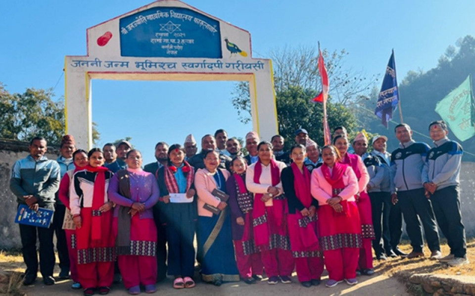 डिप्रोक्स लघुवित्तको छात्रवृत्ति कार्यक्रमबाट विद्यार्थी लाभान्वित