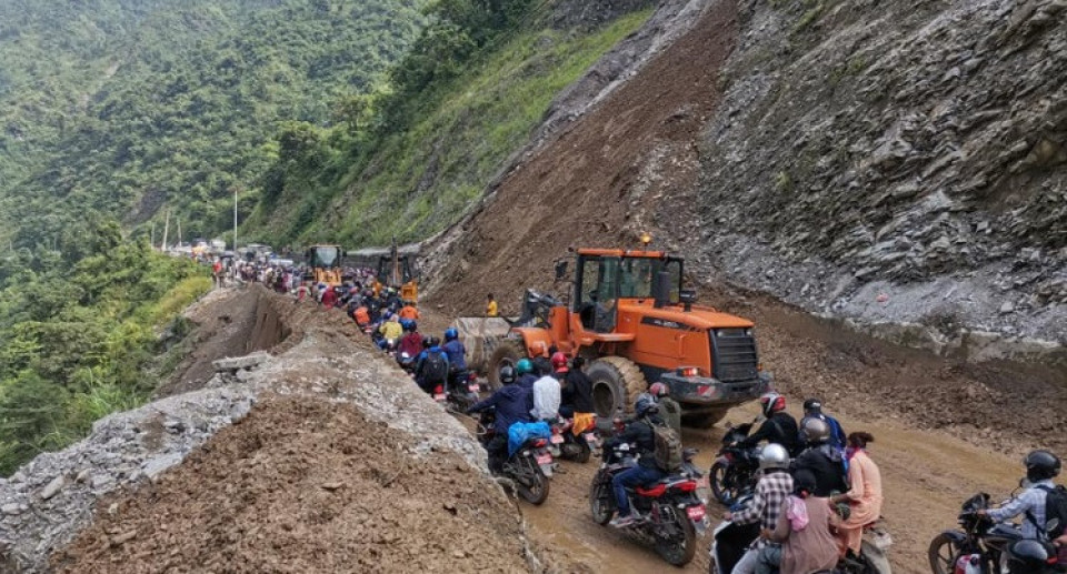 मुग्लिन–नारायणगढ सडक एकतर्फी सञ्चालनमा