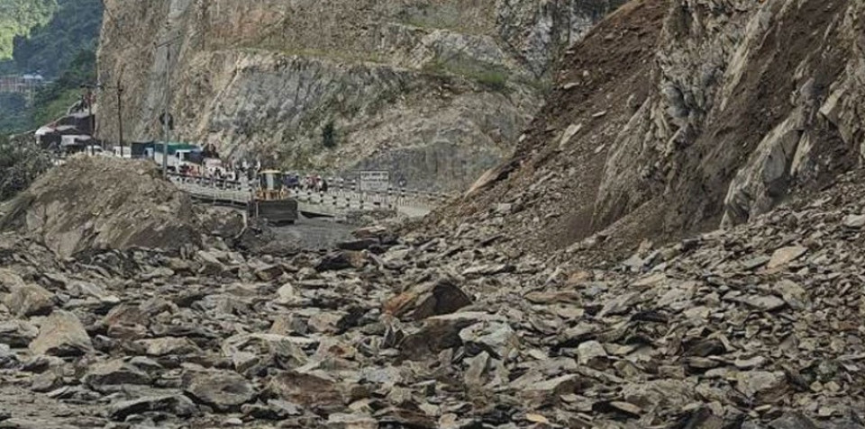 नारायणगढ–मुग्लिन सडक अवरूद्ध