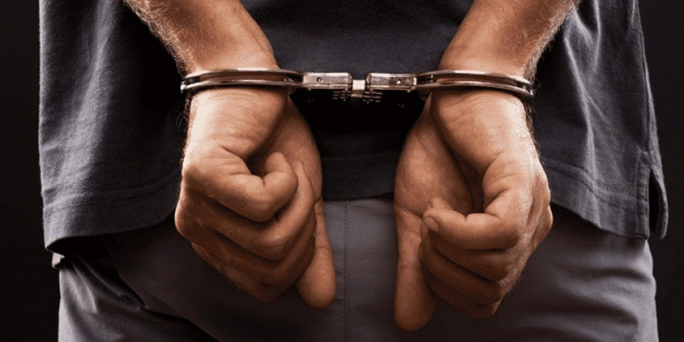 प्रहरीले गोली हानेर समात्यो लुटेरा, खुर्सानीको धुलो फ्याँकेर गर्थे लुटपाट