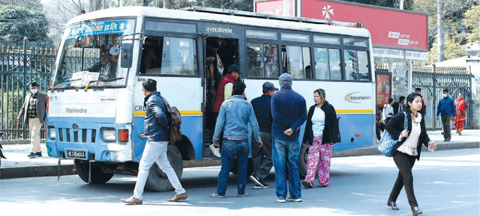 अमेरिका-इरान प्रभाव: बाहिर तेलको मूल्य घट्यो, नेपालमा भाडा बढ्यो !