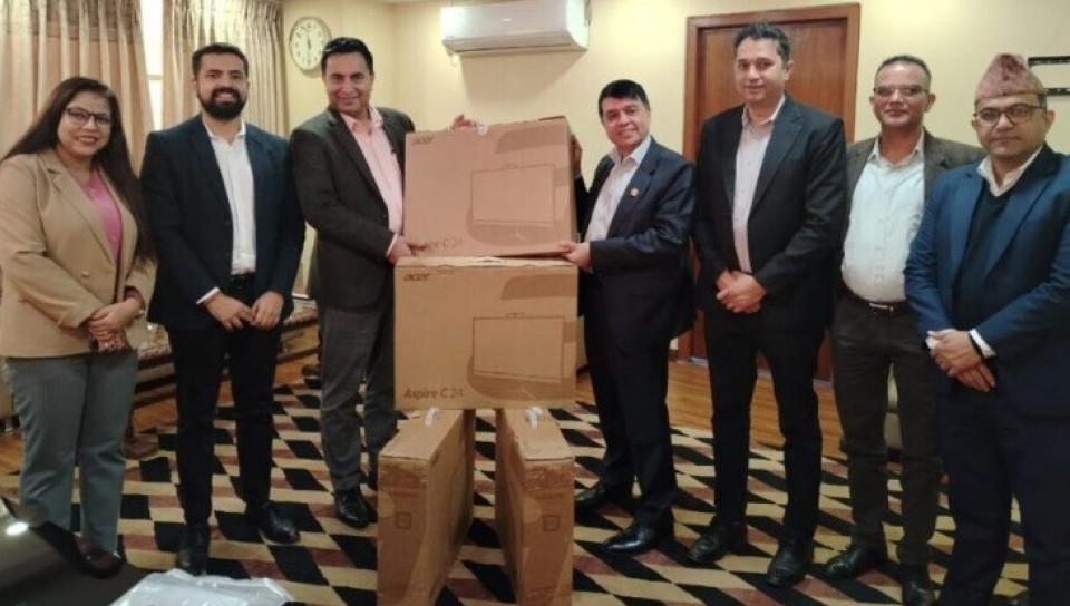 उद्योग वाणिज्य महासंघद्वारा उद्योग विभागलाई कम्प्युटर हस्तान्तरण