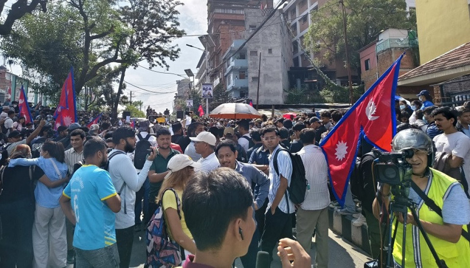 उग्र बन्दै जेनजी आन्दोलन, इटहरी,भैरहवा र बुटवलमा पनि कर्फ्यु जारी