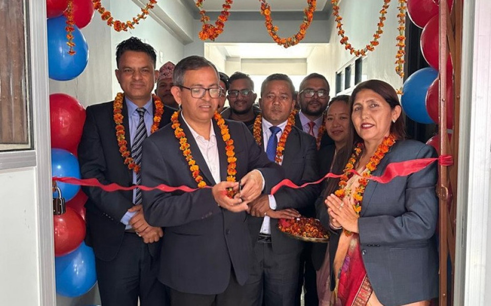 सन नेपाल लाइफको घोराही शाखा नयाँ स्थानमा स्थानान्तरण