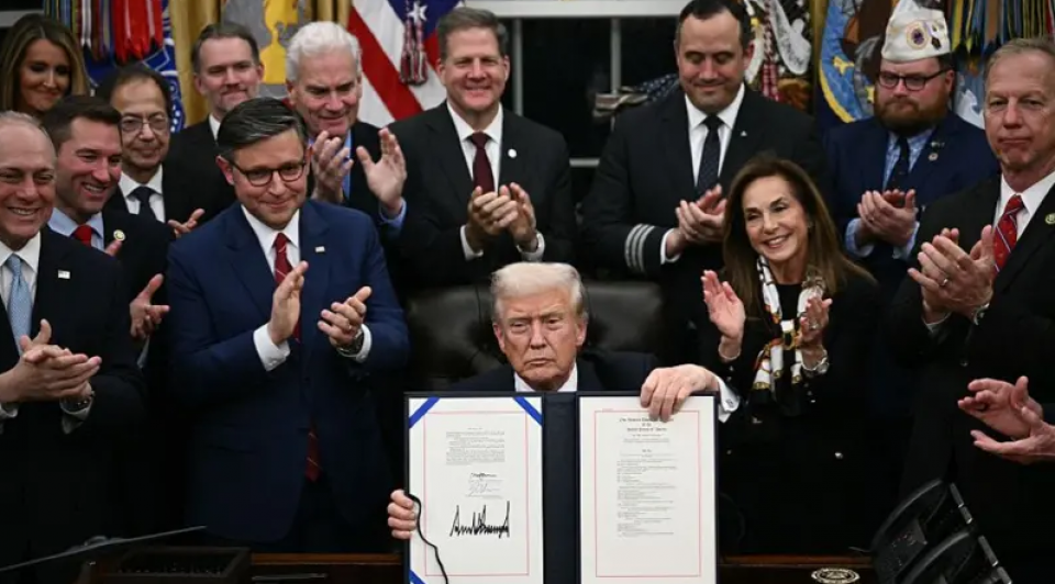 अमेरिकी इतिहासको सबैभन्दा लामो शटडाउन समाप्त, सरकारी सेवाहरु पुनः सुचारु हुने