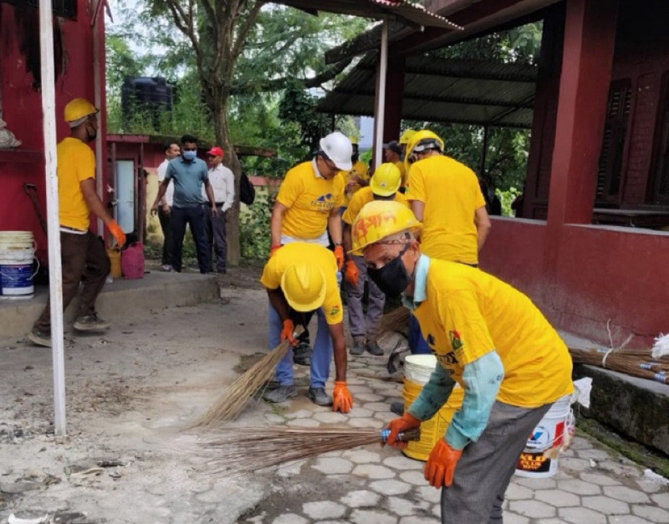 घोराही सिमेन्टद्वारा मालपोत कार्यालयमा सरसफाइ र रङरोगन